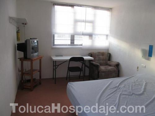 🏠  Se Renta habitacin en Toluca con servicios y garage