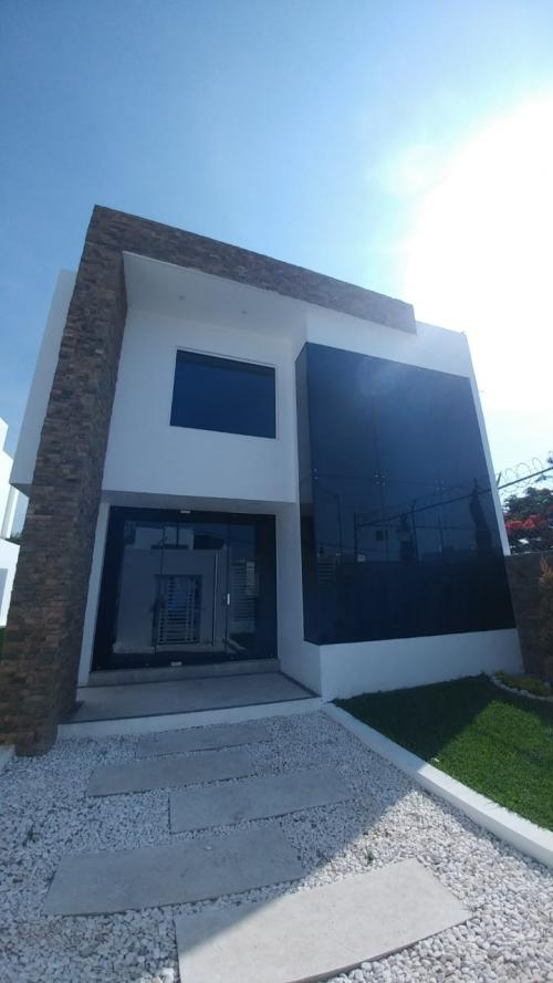 casa inteligente con alberca Tlayacapan Morelos