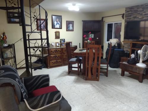 VENTA DE CASA EN EL BARRIO DE SAN JUAN CELAYA