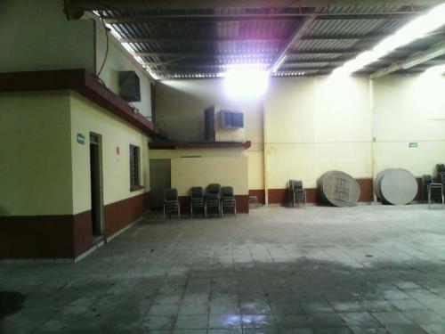 BODEGA EN SAN NICOL�S. EXCELENTE OPORTUNIDAD.