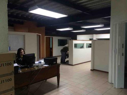 BODEGA EN SAN NICOL�S PARQUE STIVA